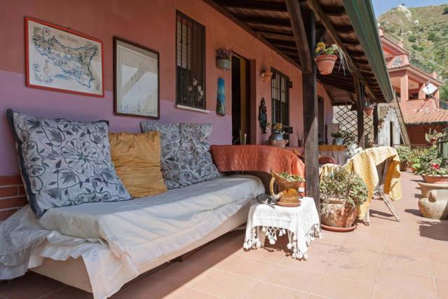 Carly & Dane Vacation House Таормина Екстериор снимка
